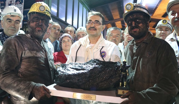 Bakan Dönmez Zonguldak'ta Madencilerle Buluştu