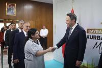 Bakan Bayraktar Personelle Bayramlaştı