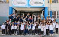 Bakan Dönmez Deprem Bölgesinde Yeniden Eğitime Başlayan Okulları Ziyaret Etti