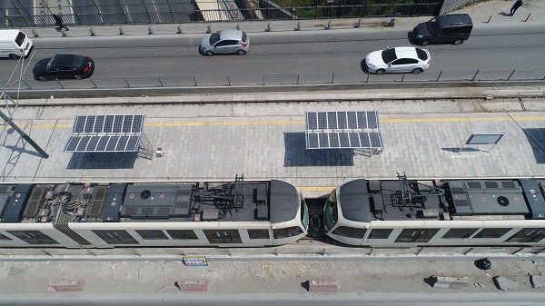 Metris Tramvay Durağının Enerjisi Güneş'ten