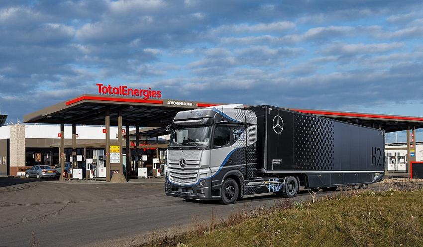 TotalEnergies ve Daimler Karayolu Taşımacılığını Karbondan Arındıracak